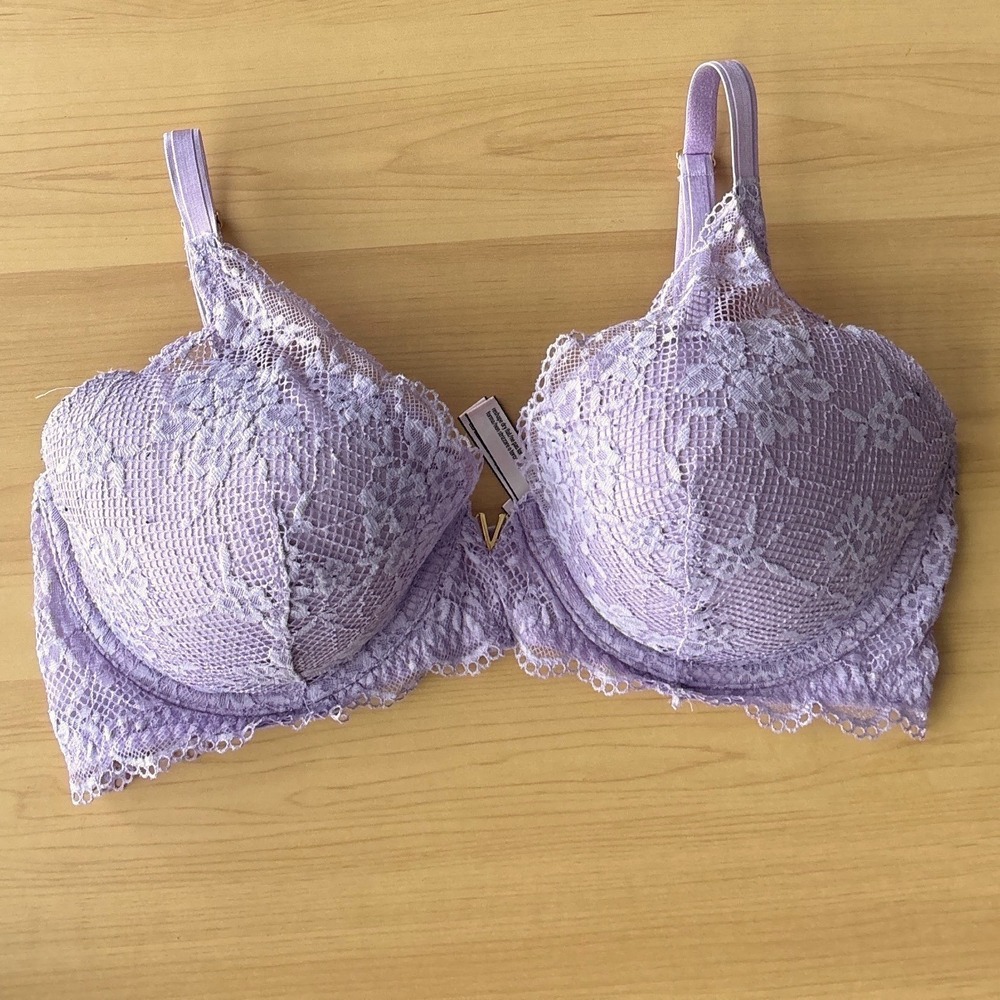 Victoria's Secret Lavender Purple Lilac Floral Lace Plunge Bra 36DD Gold V‎